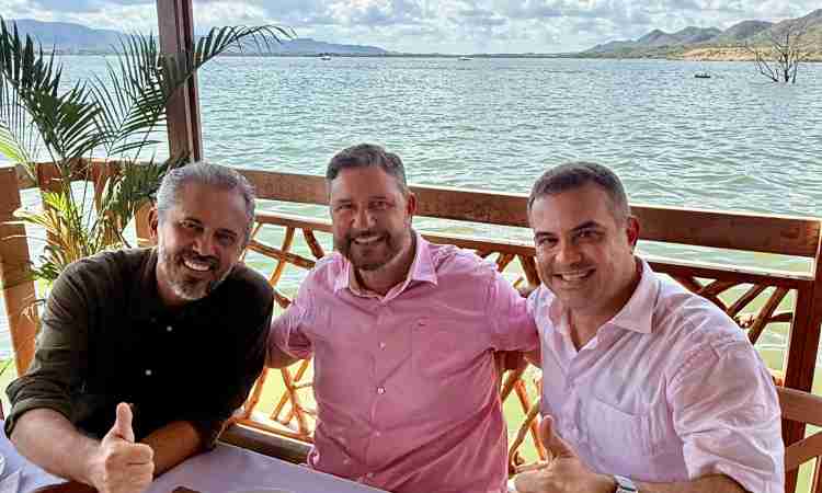 Governador Elmano visita Orós ao lado de comitiva estadual; deputado Simão Pedro é o anfitrião